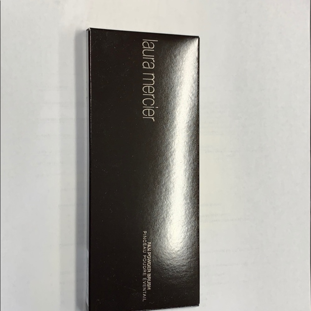 Fan powder brush. Laura Mercier NWT